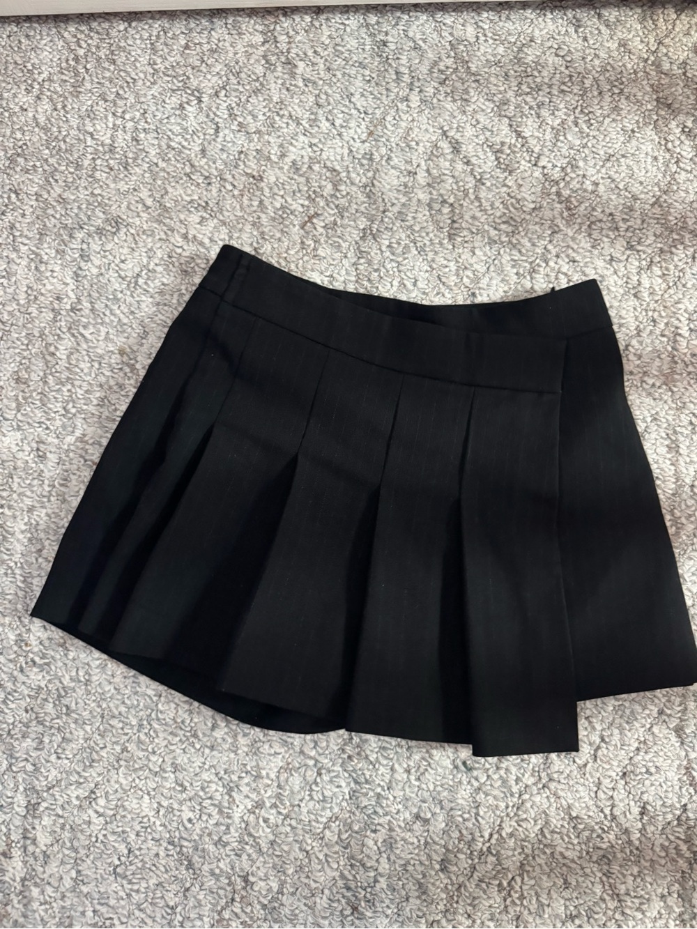 Zara Asymmetrical Black Pleated Mini Skirt - Classic Women's Skirt Size XS